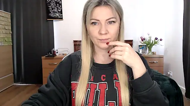 Snapshot of ParadiseAlina chatting on 01/14/26, 02:33 ParadiseAlina online show from 01/14/26, 02:33