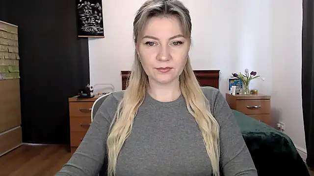 Snapshot of ParadiseAlina chatting on 01/15/26, 02:21 ParadiseAlina online show from 01/15/26, 02:21