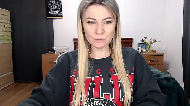 Snapshot of ParadiseAlina chatting on 01/16/26, 07:29 ParadiseAlina online show from 01/16/26, 07:29