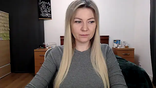 Snapshot of ParadiseAlina chatting on 01/18/26, 04:33 ParadiseAlina online show from 01/18/26, 04:33