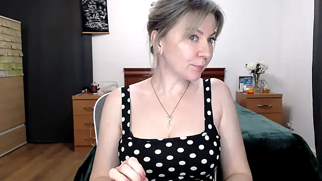 Snapshot of ParadiseAlina chatting on 02/06/26, 08:01 ParadiseAlina online show from 02/06/26, 08:01