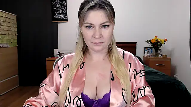 Snapshot of ParadiseAlina chatting on 02/22/26, 06:28 ParadiseAlina online show from 02/22/26, 06:28