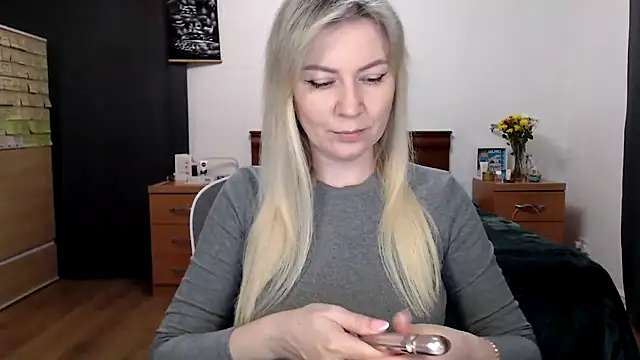 Snapshot of ParadiseAlina chatting on 03/05/26, 07:32 ParadiseAlina online show from 03/05/26, 07:32