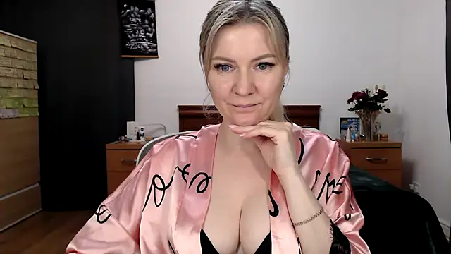 Snapshot of ParadiseAlina chatting on 03/10/26, 06:57 ParadiseAlina online show from 03/10/26, 06:57