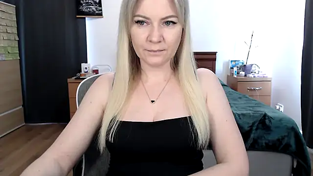 Snapshot of ParadiseAlina chatting on 03/18/26, 03:15 ParadiseAlina online show from 03/18/26, 03:15