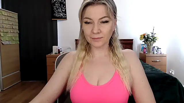 Snapshot of ParadiseAlina chatting on 04/05/26, 05:10 ParadiseAlina online show from 04/05/26, 05:10