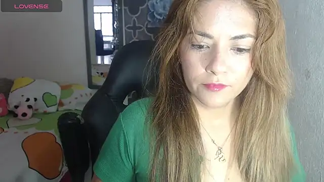 Snapshot of karamirror_ chatting on 04/07/26, 09:15 karamirror online show from 04/07/26, 09:15