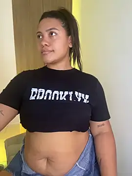 Snapshot of debie_buchans chatting on 04/15/26, 06:15 debie buchans online show from 04/15/26, 06:15