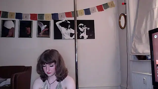 Snapshot of Divine_Dine chatting on 09/08/25, 06:18 Divine Dine online show from 09/08/25, 06:18