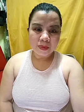 hotlyn45 online show from 10/22/25, 01:44