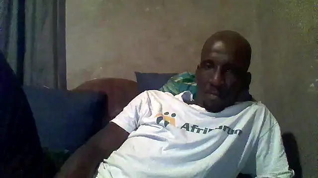 Snapshot of longdickson12345 chatting on 04/13/26, 02:11 longdickson12345 online show from 04/13/26, 02:11