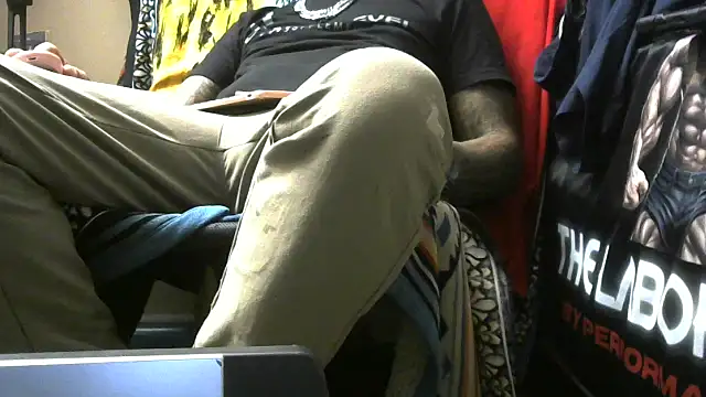 Snapshot of crassanova chatting on 03/27/26, 07:25 crassanova online show from 03/27/26, 07:25