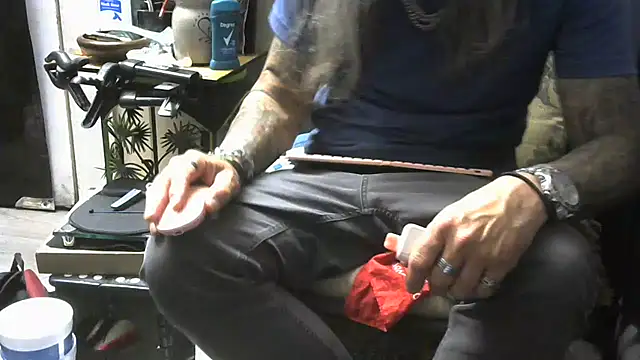 Snapshot of crassanova chatting on 04/05/26, 10:23 crassanova online show from 04/05/26, 10:23