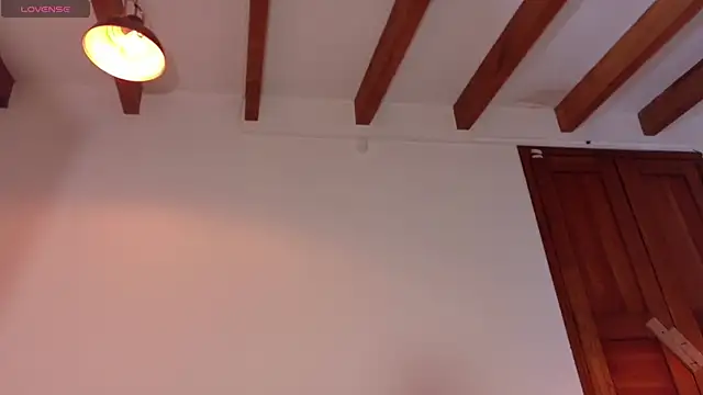 Snapshot of Kristall_06 chatting on 10/27/25, 02:04 Kristall 06 online show from 10/27/25, 02:04