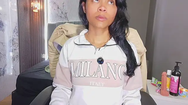 Snapshot of Kristall_06 chatting on 02/26/26, 05:06 Kristall 06 online show from 02/26/26, 05:06