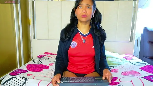 Snapshot of Kristall_06 chatting on 03/19/26, 04:27 Kristall 06 online show from 03/19/26, 04:27