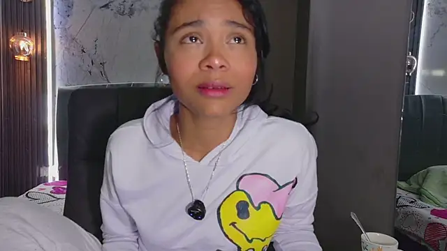 Snapshot of Kristall_06 chatting on 03/22/26, 04:38 Kristall 06 online show from 03/22/26, 04:38