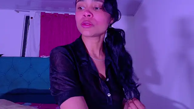 Snapshot of Kristall_06 chatting on 07/10/26, 05:23 Kristall 06 online show from 07/10/26, 05:23