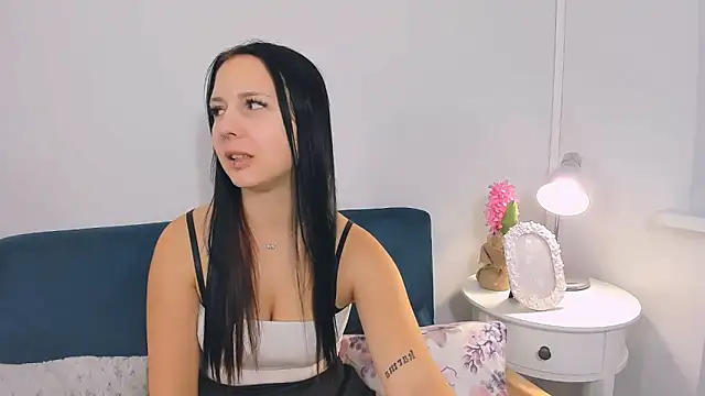 TaliaAdorable online show from 11/18/25, 09:41