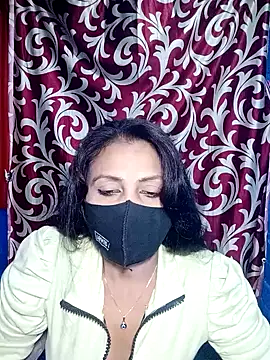Snapshot of Sexy_Ruby04 chatting on 10/31/25, 05:58 Sexy Ruby04 online show from 10/31/25, 05:58