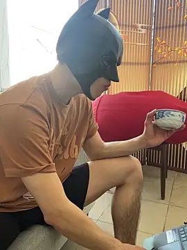 anhkiet huang online show from 12/16/25, 08:30