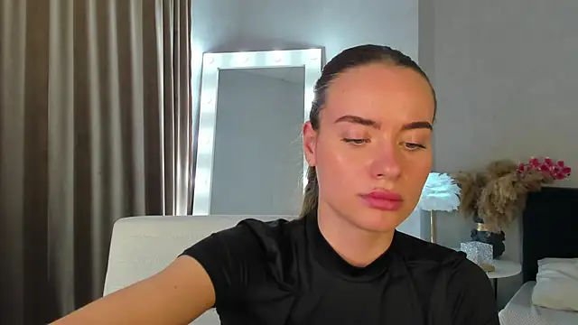 Snapshot of Ameli_Povilain chatting on 10/13/25, 11:43 Ameli Povilain online show from 10/13/25, 11:43