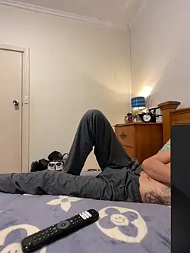 Snapshot of Stelan690 chatting on 10/19/25, 07:36 Stelan690 online show from 10/19/25, 07:36