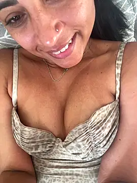 Snapshot of Katianesantos chatting on 09/09/25, 09:42 Katianesantos online show from 09/09/25, 09:42