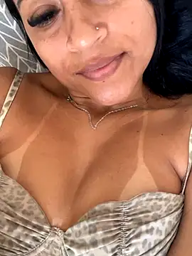 Snapshot of Katianesantos chatting on 09/26/25, 12:42 Katianesantos online show from 09/26/25, 12:42