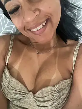 Snapshot of Katianesantos chatting on 09/28/25, 08:20 Katianesantos online show from 09/28/25, 08:20