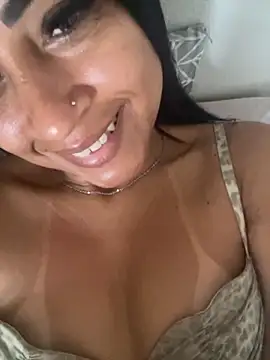 Snapshot of Katianesantos chatting on 10/01/25, 10:21 Katianesantos online show from 10/01/25, 10:21