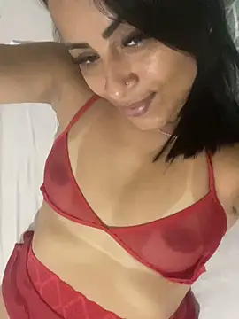 Snapshot of Katianesantos chatting on 10/12/25, 11:04 Katianesantos online show from 10/12/25, 11:04