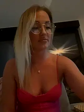 PinkiePlgirl online show from 09/23/25, 08:01