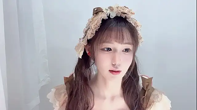 Snapshot of Xiao-runbao chatting on 10/26/25, 02:12 Xiao-runbao online show from 10/26/25, 02:12