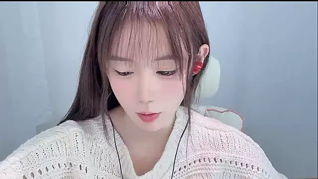Snapshot of Xiao-runbao chatting on 10/29/25, 02:30 Xiao-runbao online show from 10/29/25, 02:30