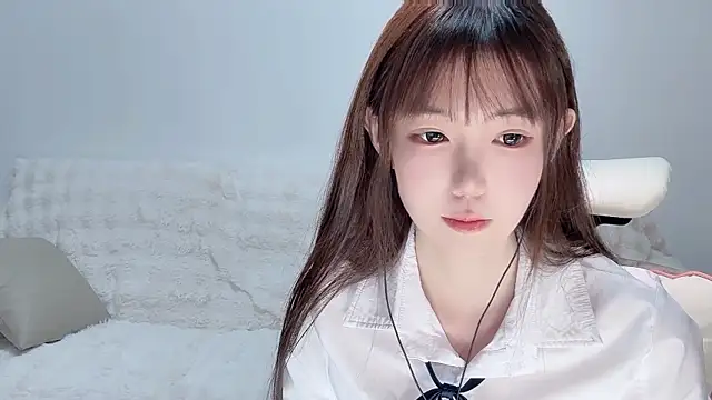 Snapshot of Xiao-runbao chatting on 11/12/25, 03:01 Xiao-runbao online show from 11/12/25, 03:01