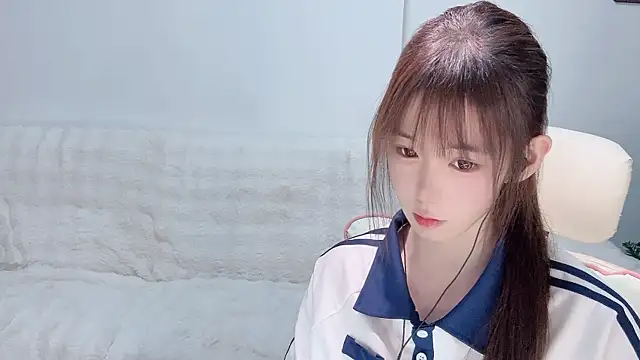 Snapshot of Xiao-runbao chatting on 11/16/25, 12:22 Xiao-runbao online show from 11/16/25, 12:22