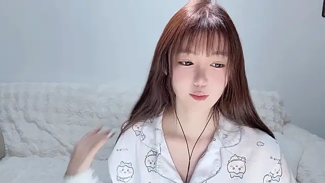 Snapshot of Xiao-runbao chatting on 11/19/25, 03:12 Xiao-runbao online show from 11/19/25, 03:12