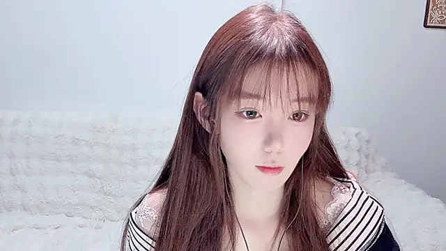 Snapshot of Xiao-runbao chatting on 12/05/25, 01:20 Xiao-runbao online show from 12/05/25, 01:20