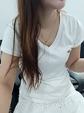 Snapshot of susu_baby chatting on 04/19/26, 12:00 susu baby online show from 04/19/26, 12:00