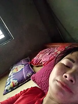 kute-00 online show from 10/16/25, 05:19