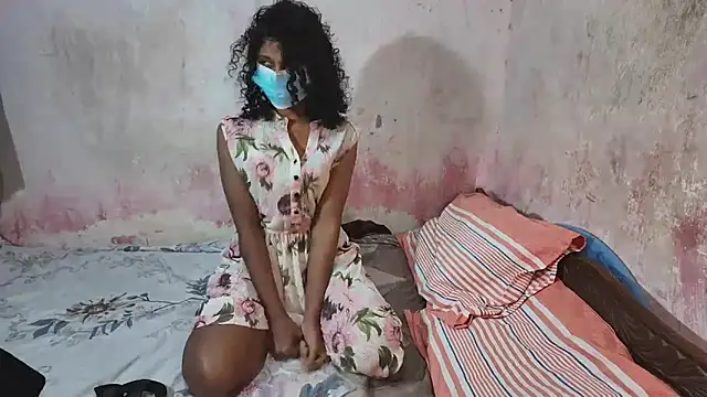 LarkingNewel online show from 01/18/26, 03:05