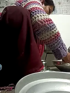 Snapshot of monu_bhabi chatting on 02/20/26, 01:02 monu bhabi online show from 02/20/26, 01:02