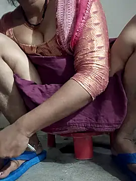 Snapshot of monu_bhabi chatting on 02/20/26, 12:05 monu bhabi online show from 02/20/26, 12:05