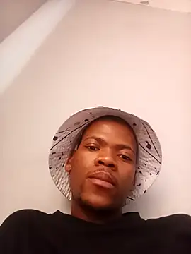 Snapshot of khalazinike chatting on 11/15/25, 02:02 khalazinike online show from 11/15/25, 02:02