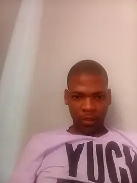 Snapshot of khalazinike chatting on 11/16/25, 10:43 khalazinike online show from 11/16/25, 10:43