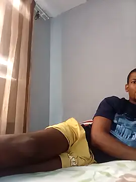 Snapshot of khalazinike chatting on 11/30/25, 01:26 khalazinike online show from 11/30/25, 01:26