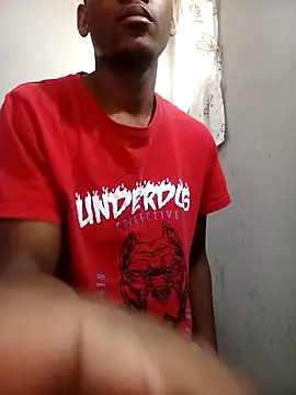 Snapshot of khalazinike chatting on 12/14/25, 02:44 khalazinike online show from 12/14/25, 02:44