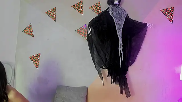 Laura and Kevin online show from 11/14/25, 01:43