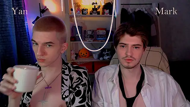 Snapshot of itsyanbb chatting on 03/22/26, 02:53 itsyanbb online show from 03/22/26, 02:53